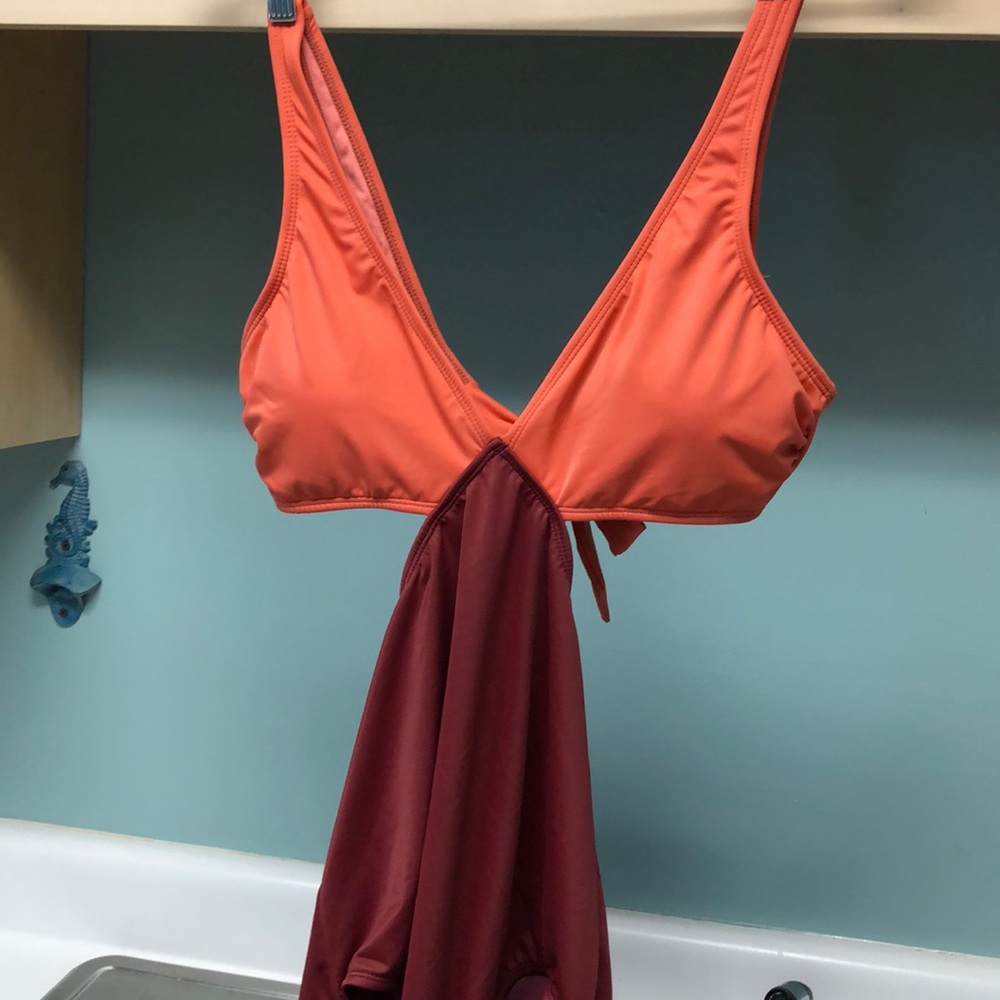 SWIMWEAR - Picture 3 of 3